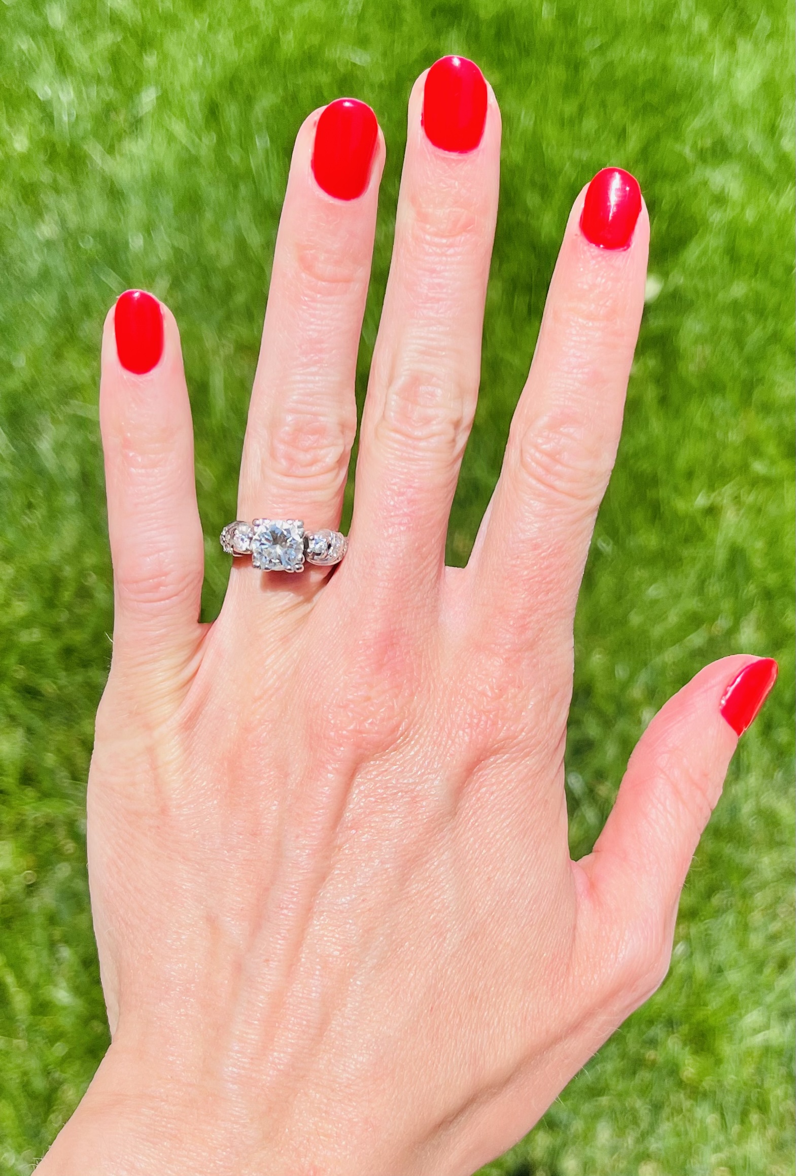 The Beehive nail photo 1