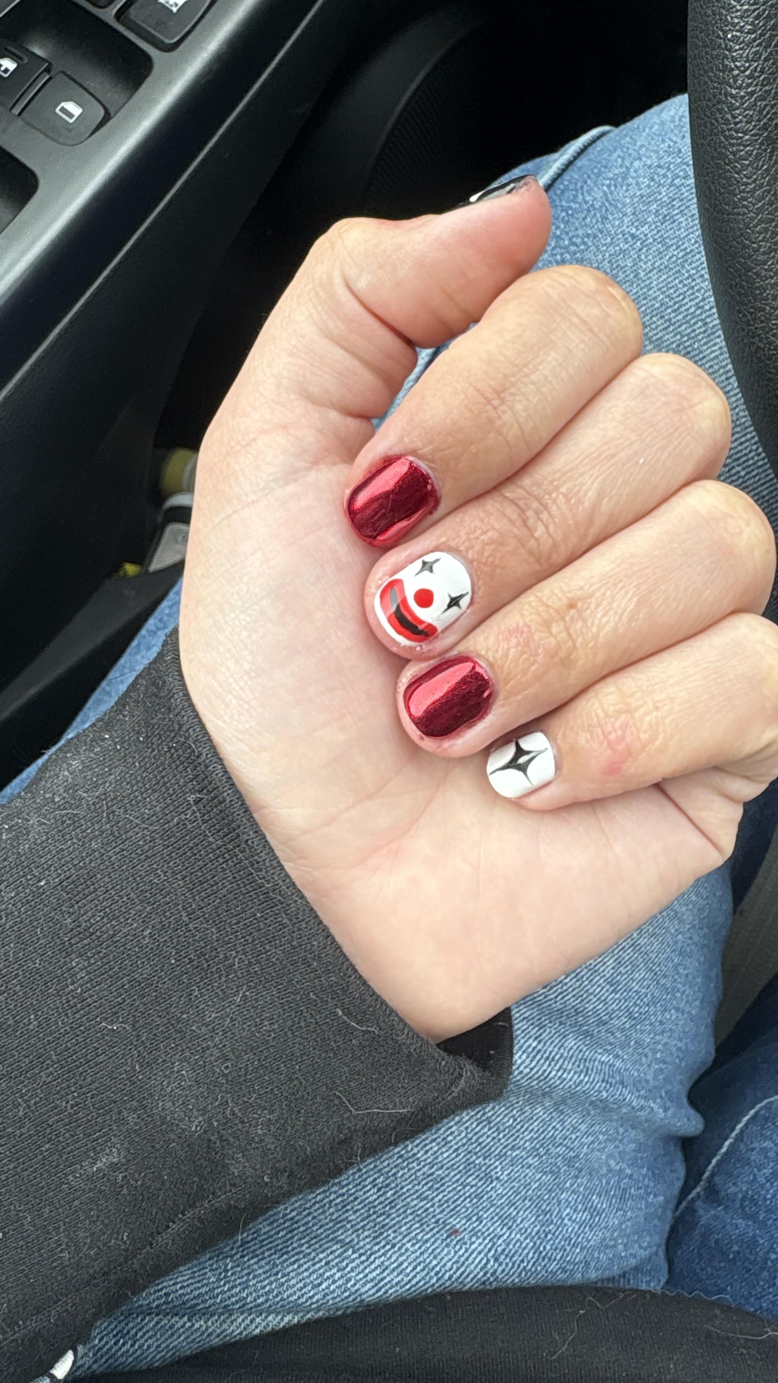 The Beehive nail photo 2