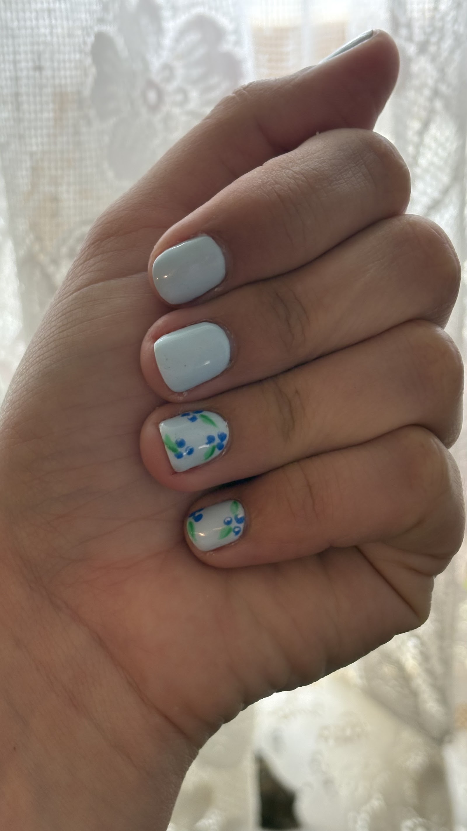 The Beehive nail photo 3