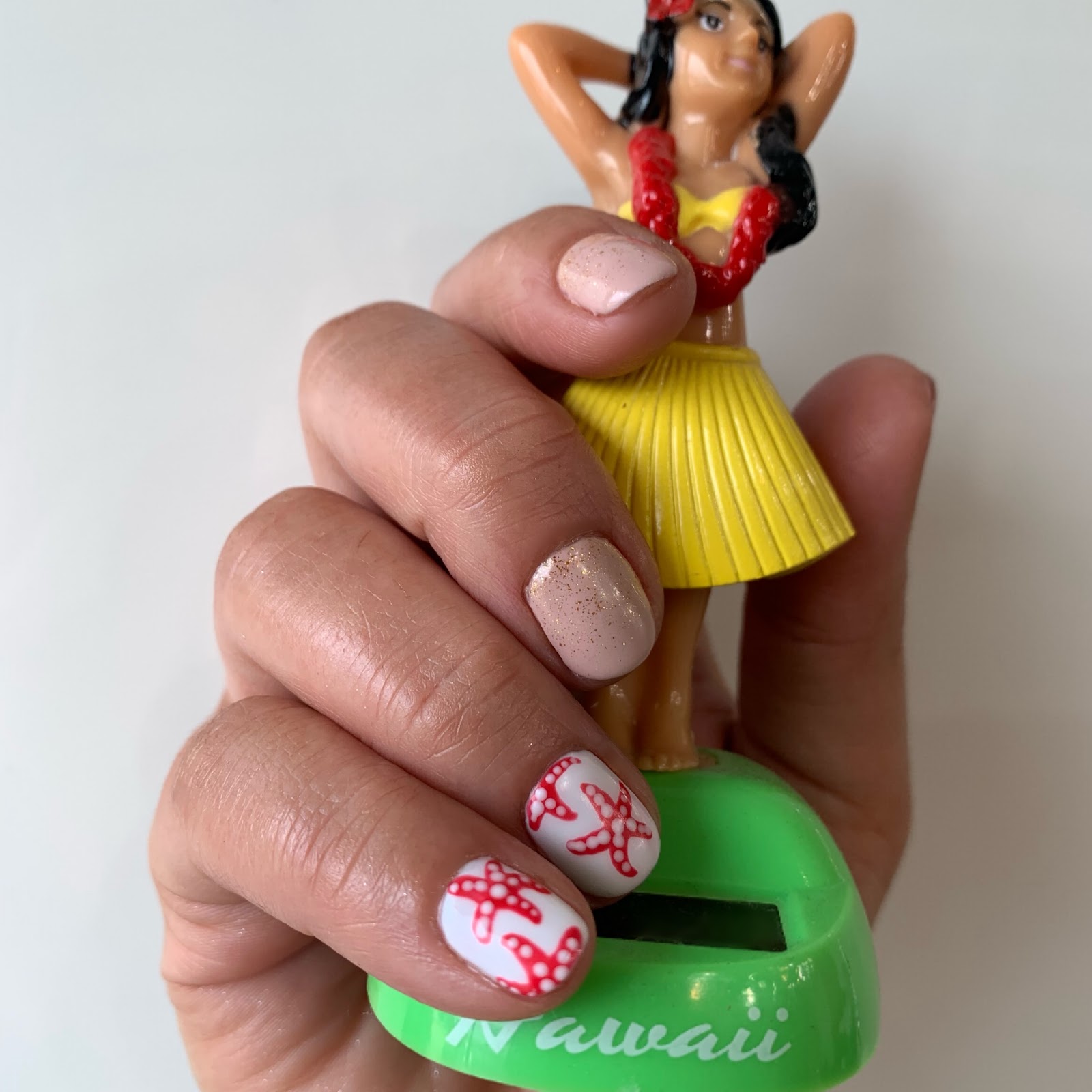 The Beehive nail photo 7