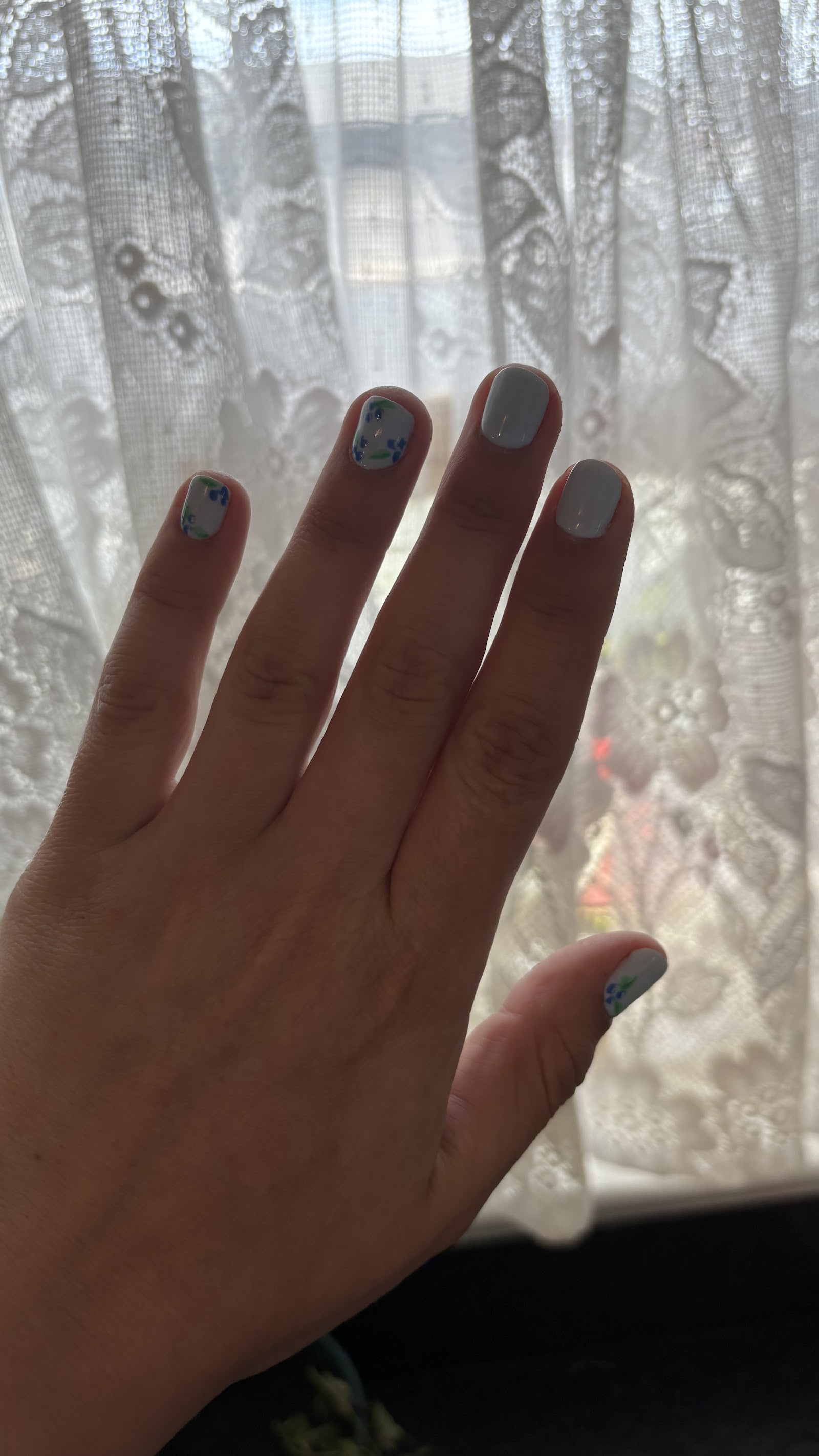 The Beehive nail photo 8